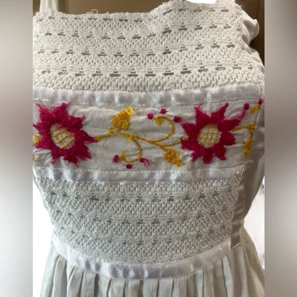 Oaxacan Mexican folk fiesta sun summer Floral Embroidered Dress-M/L - Picture 7 of 8